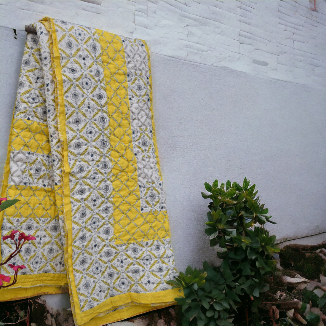 Cotton Lightweight Yellow Blue Printed Quilt