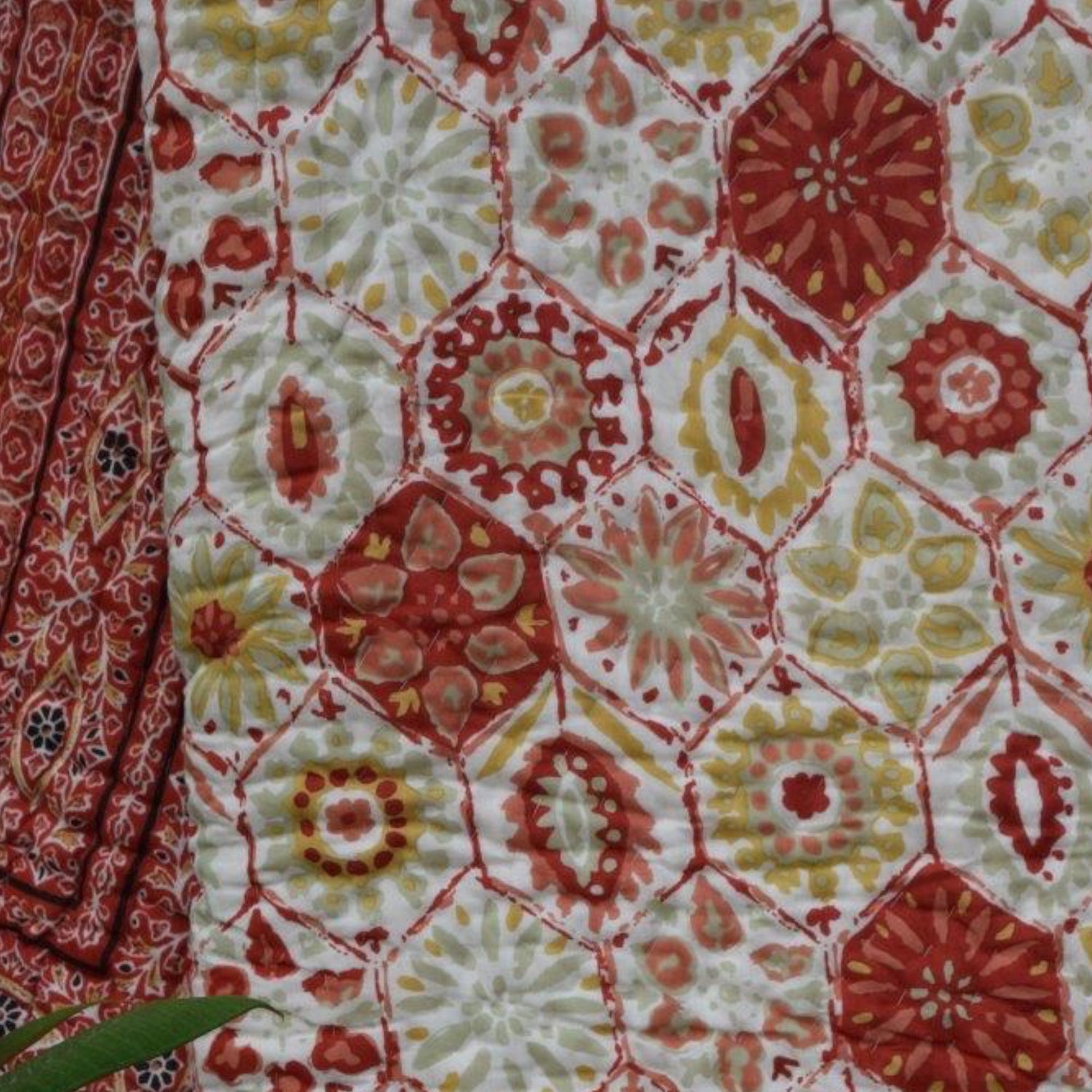 Cotton Lightweight Red Hexagon Printed Quilt