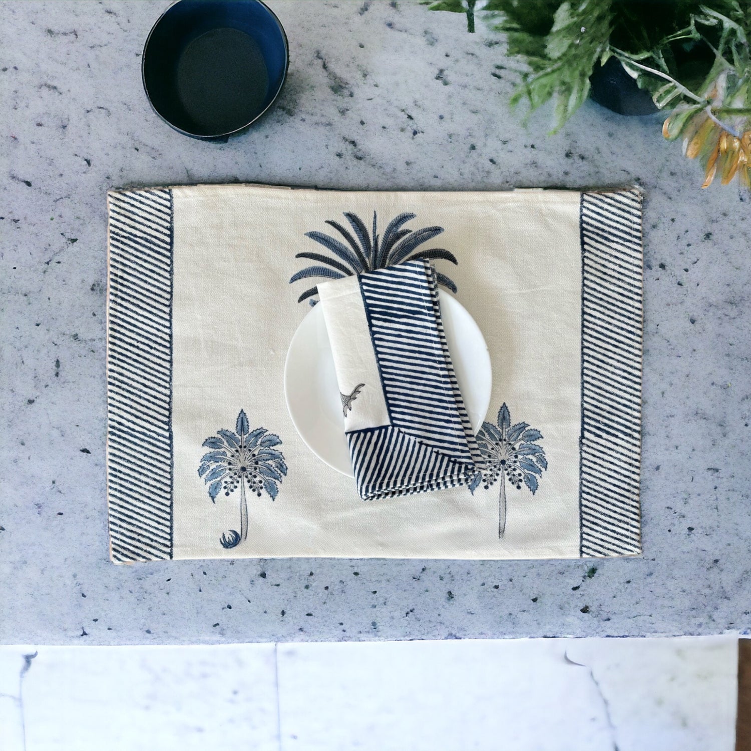 Blue Palm Table Mat &amp; Napkin Set